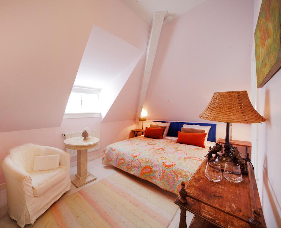 Family Hotel Okor Room photo